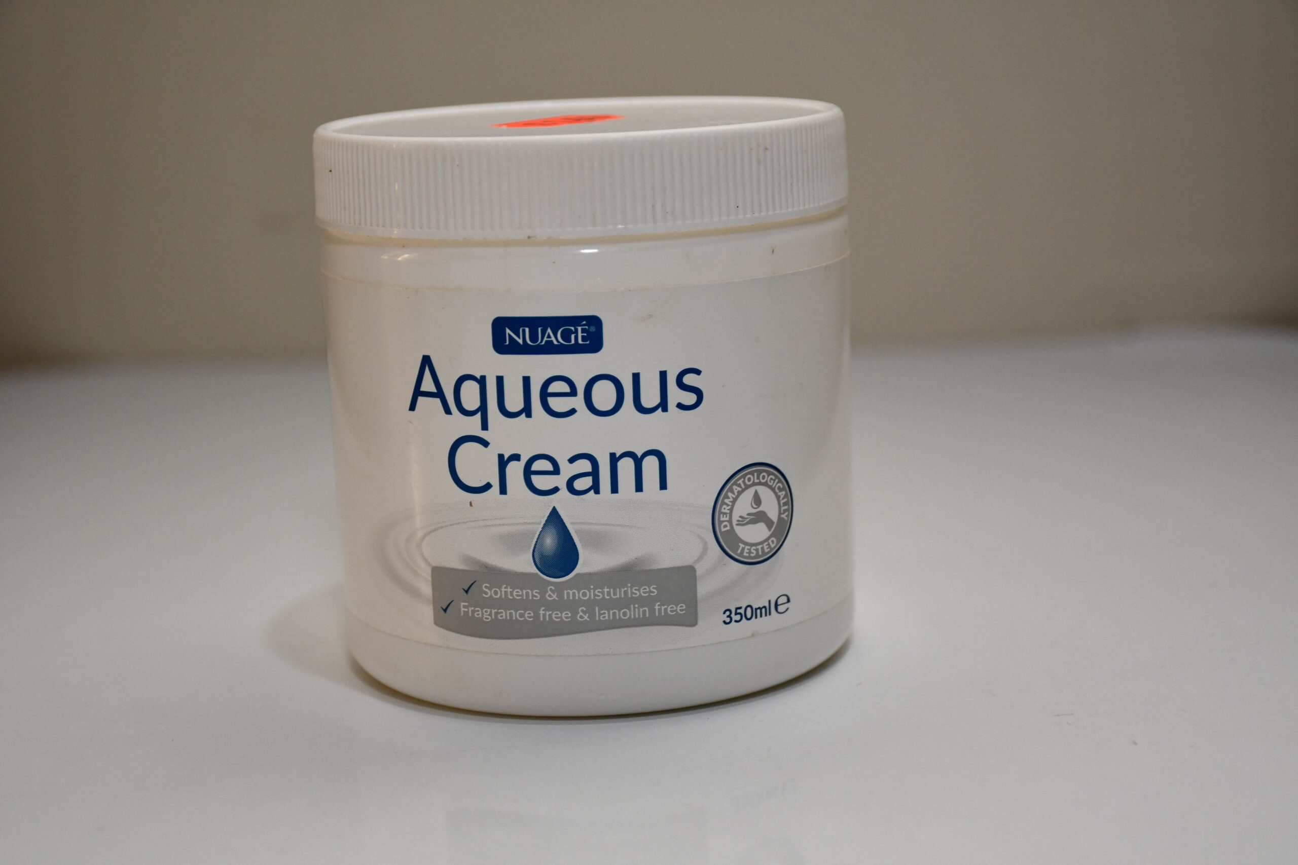 Nuagé Aqueous Cream (350ml Tub)