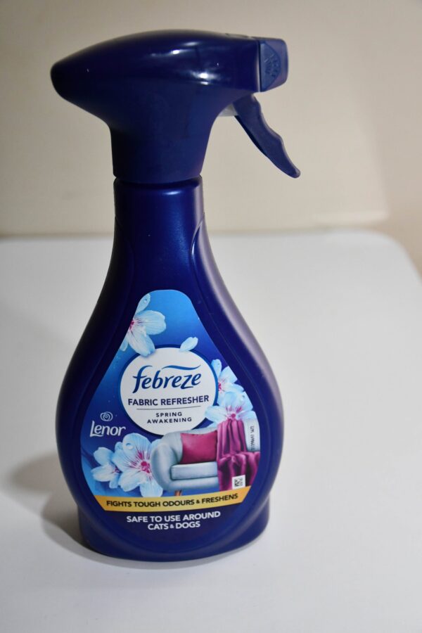 DSC_3816 febreze FABRIC REFRESHNER